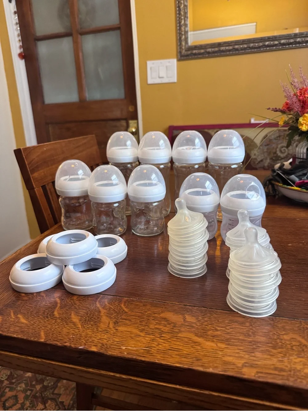 Philips Avent - Clear Glass Baby Bottles with White Caps and Nipples - Pack